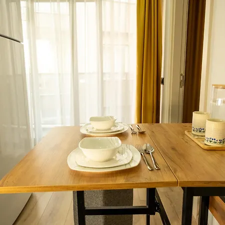 Solo Tourism Boutique Demircikara Apartment *